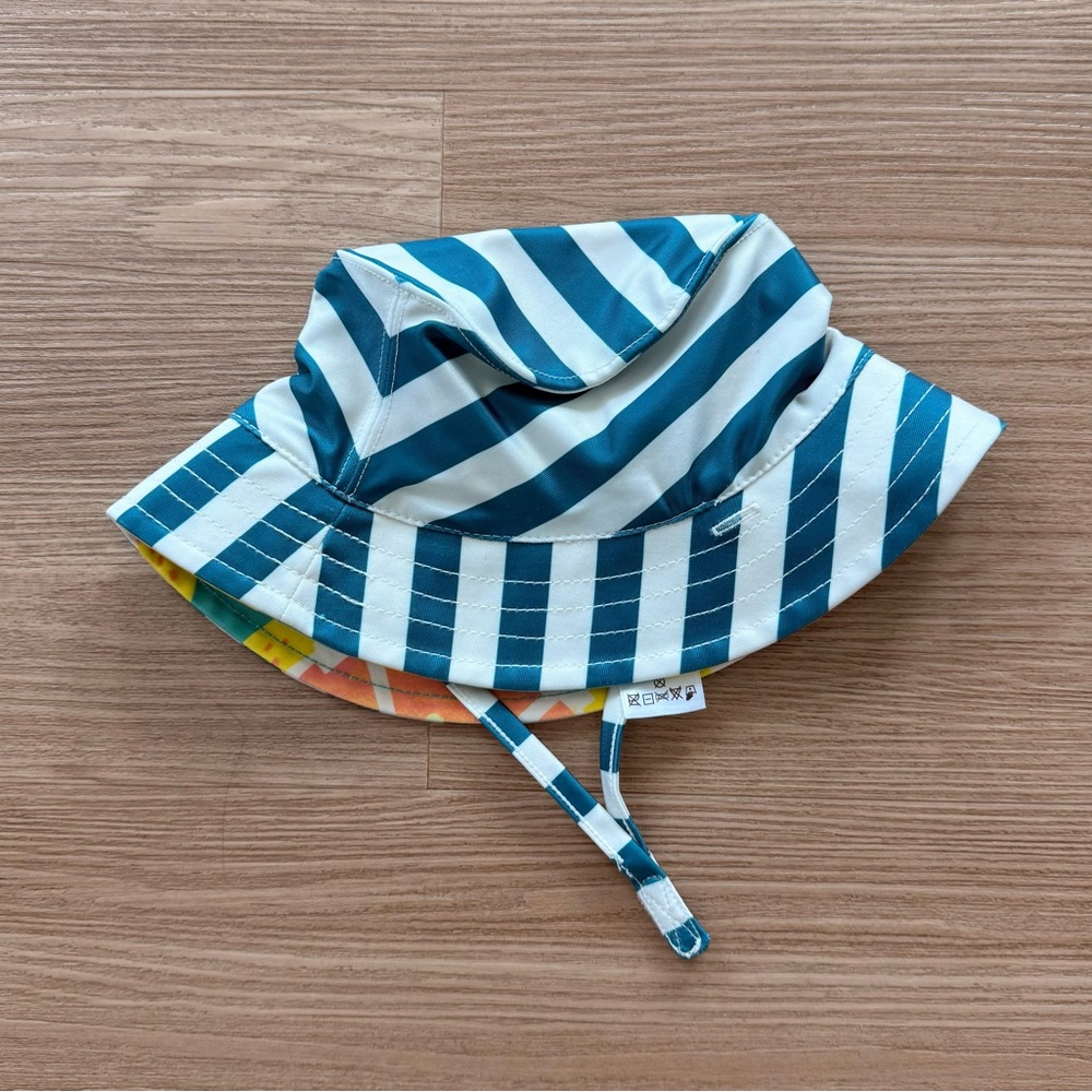 Tea Collection NWT Reversible Baby Sun Hat 40 UPF, 6-12 months.